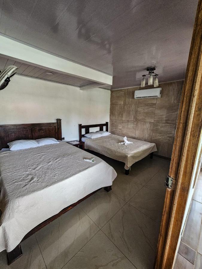 Hotel Liah'S Tortuguero Exteriör bild
